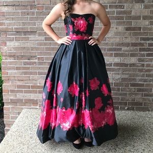 Sherri Hill Size 0 Prom Dress